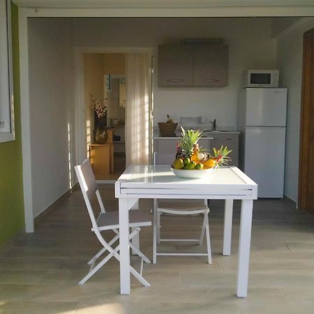 Studio Avec Piscine, A 3 Minutes A Pied Des Plages サンタンヌ エクステリア 写真